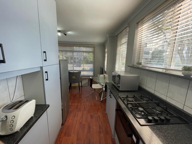 To Let 1 Bedroom Property for Rent in Sea Point Western Cape